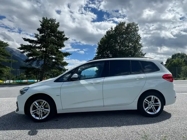 BMW 218D 2018 photo 3