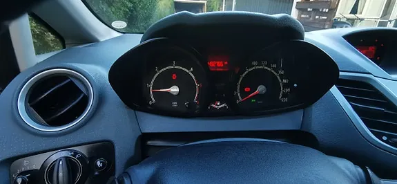 Ford Fiesta 2010 photo 5