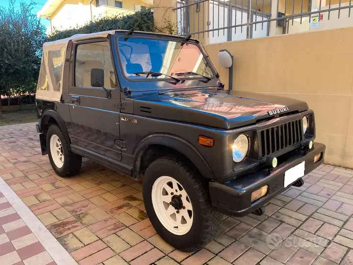 Suzuki Samurai 1983 photo 2