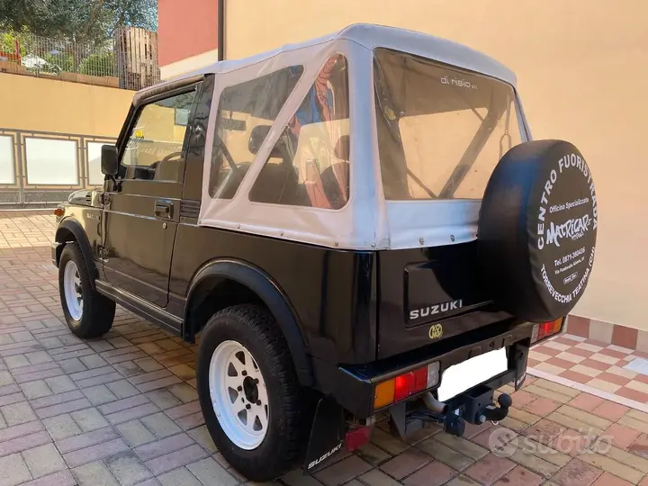 Suzuki Samurai 1983 photo 4