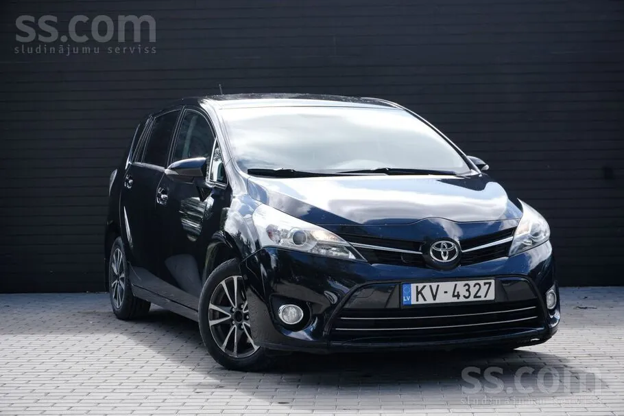 Toyota Verso 2014 photo 2
