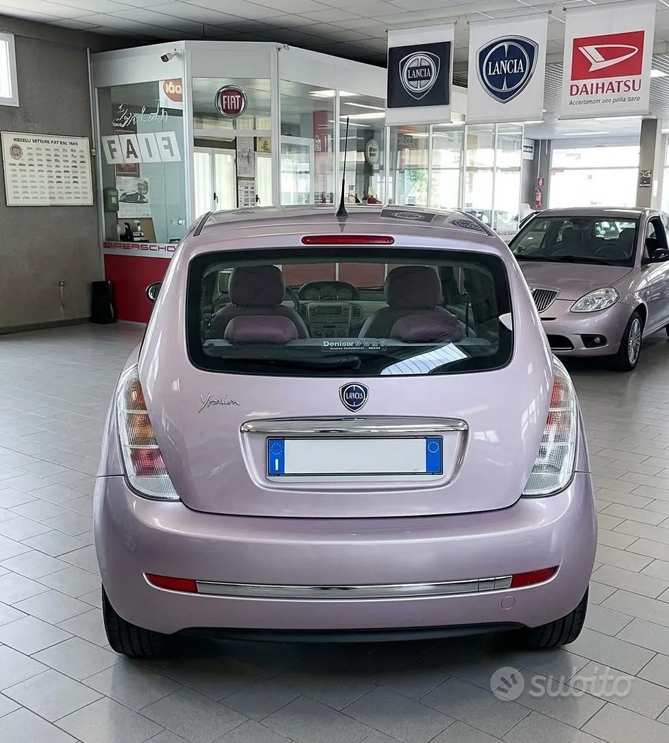Lancia Ypsilon 2010 photo 2
