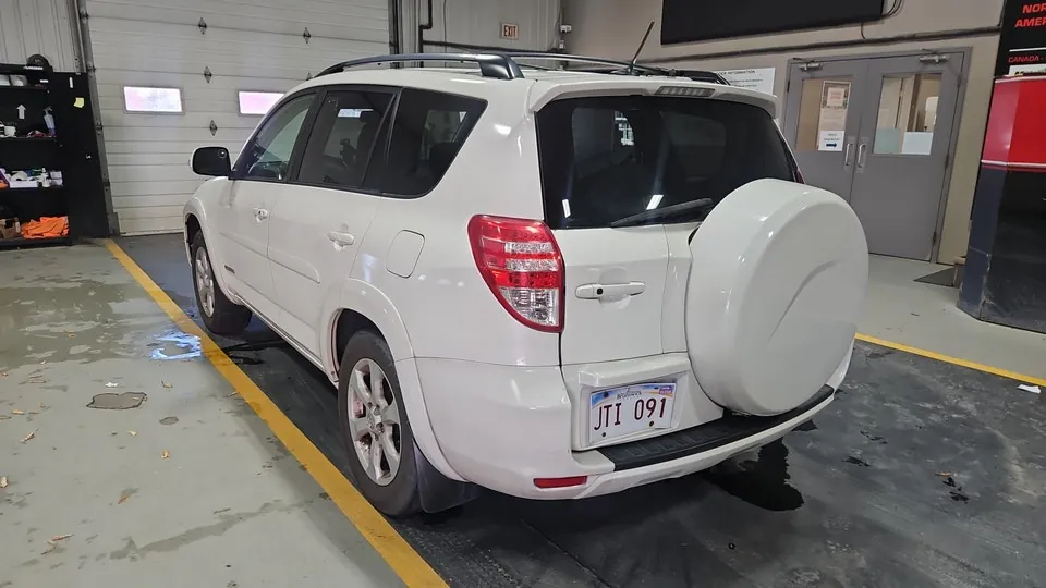 Toyota Rav4 2011 photo 3