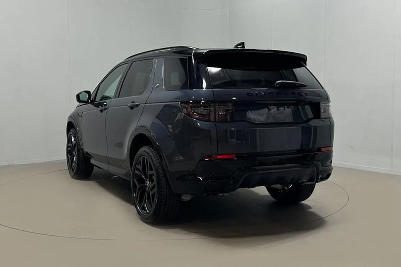 Land Rover Discovery Sport 2026 photo 2