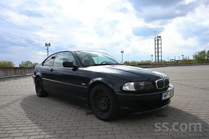 BMW 318 2002 photo 2