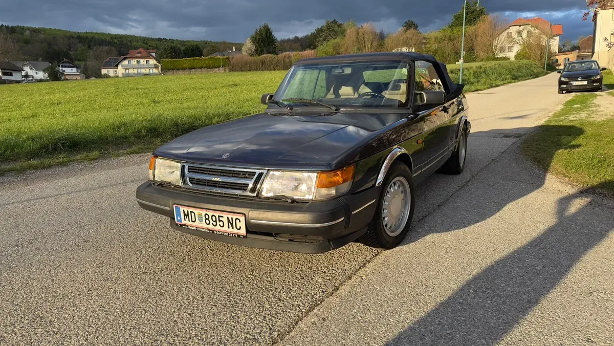 Saab 900 1992 photo 2