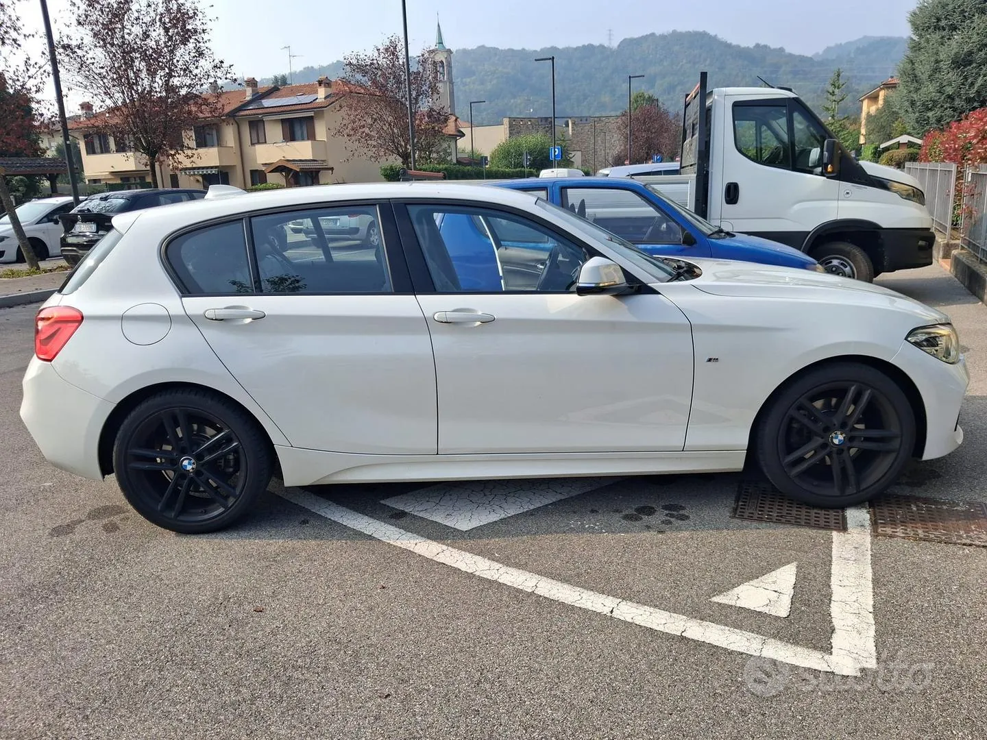 BMW 120I 2018 photo 2