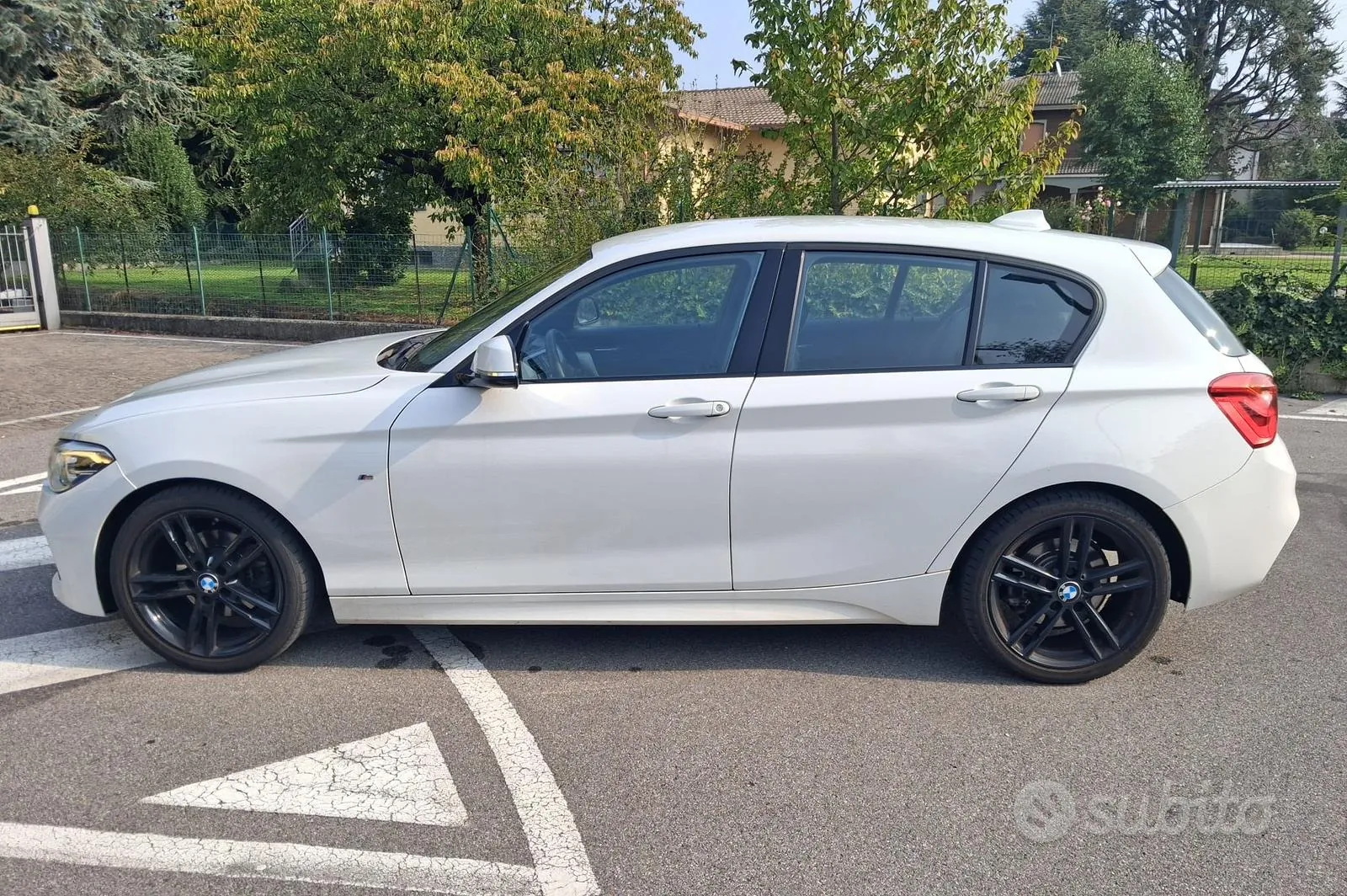 BMW 120I 2018 photo 3