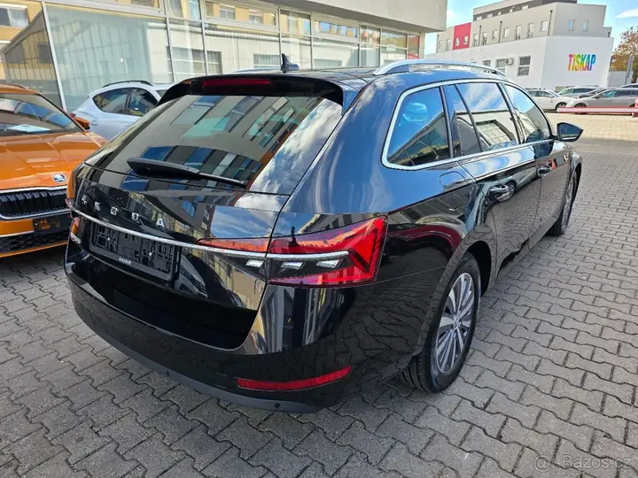 Skoda Superb 2022 photo 4