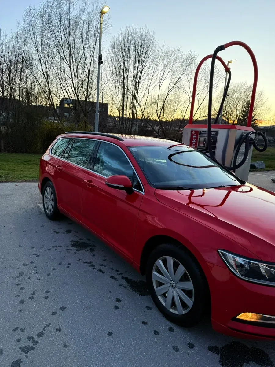 Volkswagen Passat 2018 photo 2