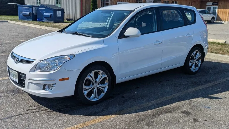 Hyundai Elantra 2012 photo 2