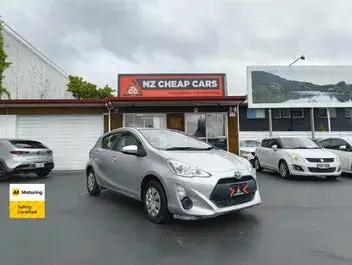 Toyota Aqua 2015 photo 2
