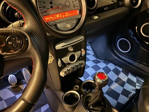 Mini John Cooper Works 2009 photo 5