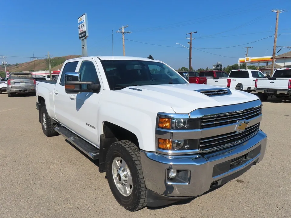 Chevrolet Silverado 2500Hd 2018 photo 2