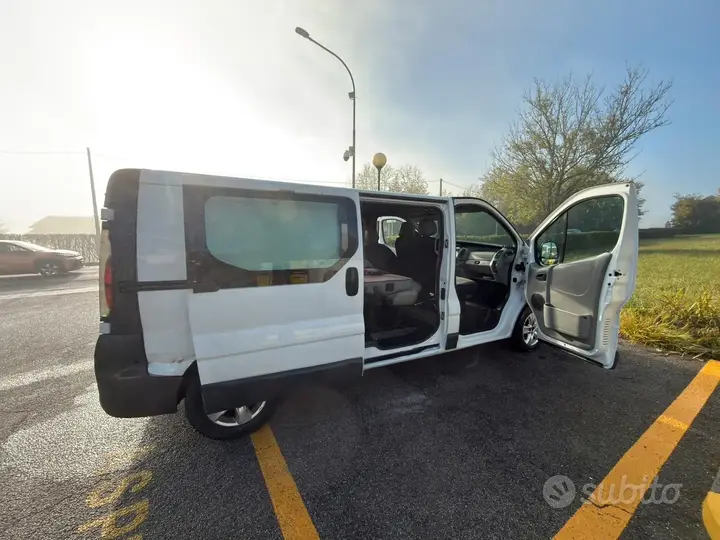 Opel Vivaro 2005 photo 5