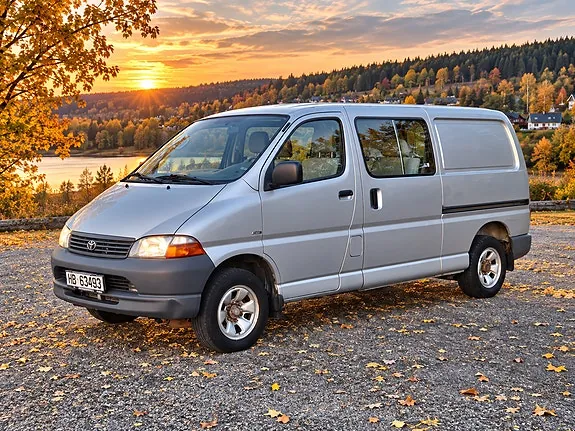 Toyota Hiace Combi 2004 photo 3
