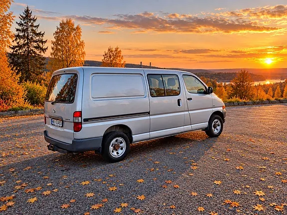 Toyota Hiace Combi 2004 photo 2