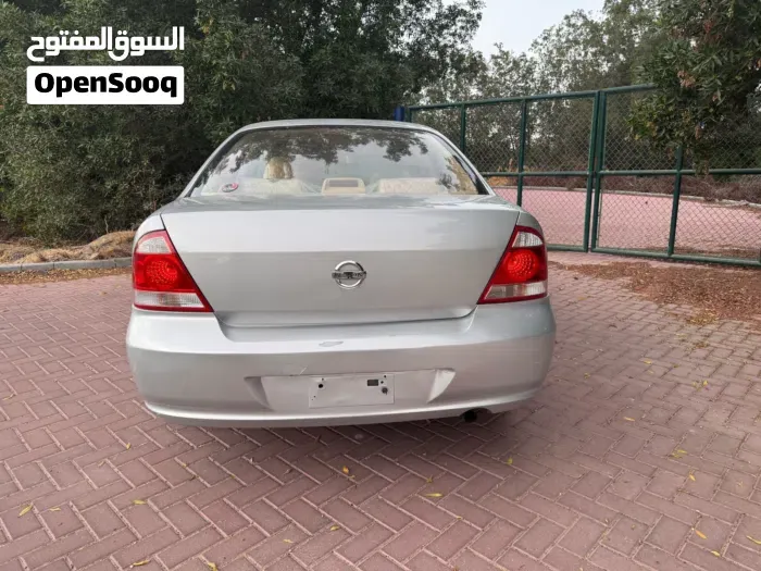 Nissan Sunny 2010 photo 4