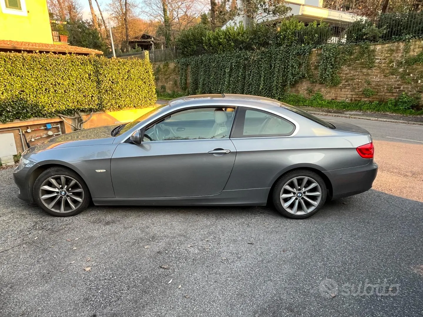 BMW 320D 2011 photo 2
