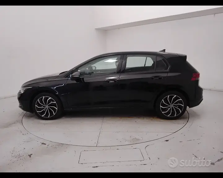 Volkswagen Golf 2024 photo 3