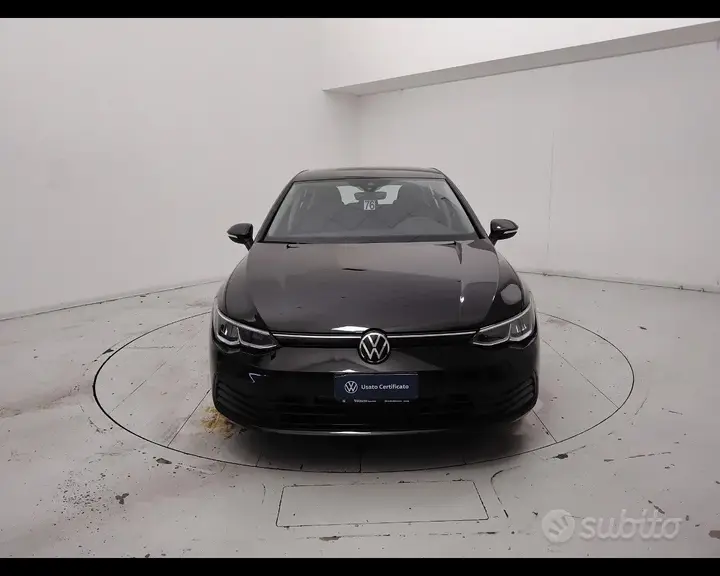 Volkswagen Golf 2024 photo 2