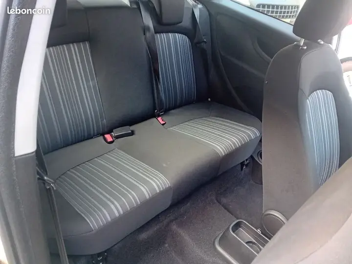 Fiat Punto 2011 photo 5