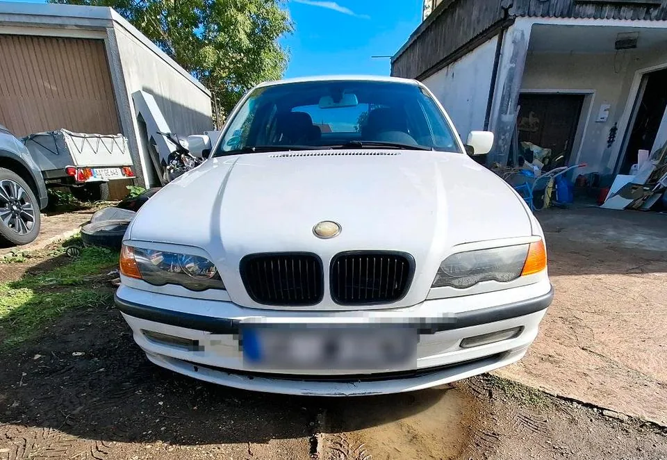 BMW 320I