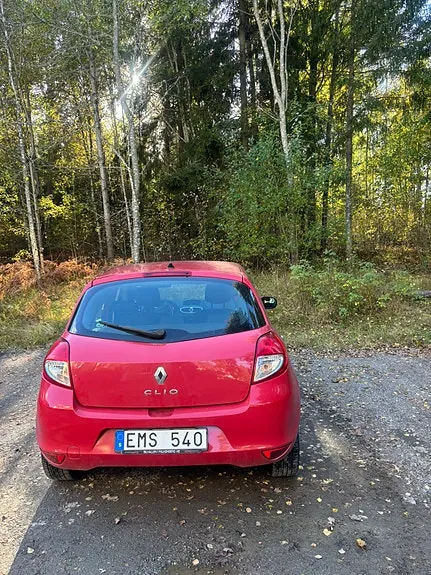 Renault Clio 2011 photo 2