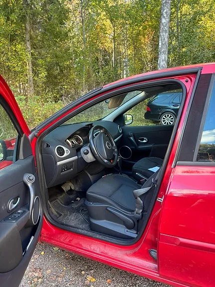 Renault Clio 2011 photo 4