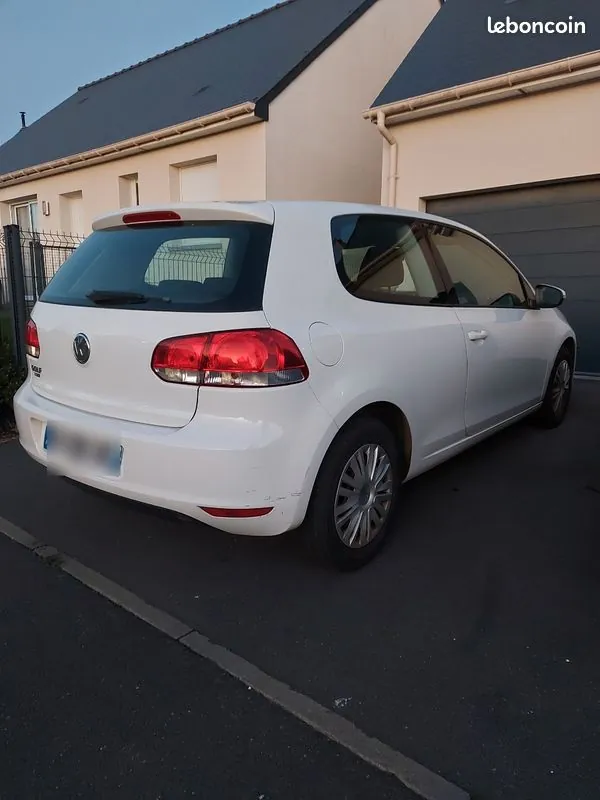 Volkswagen Golf 2012 photo 2