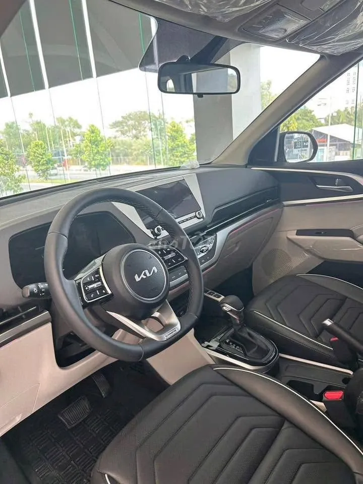 Kia Carens 2025 photo 2