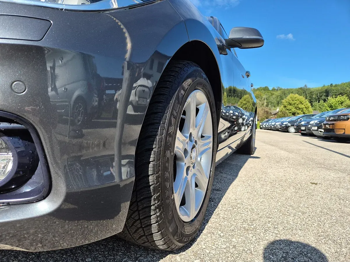 BMW 1 Series 2019 photo 3