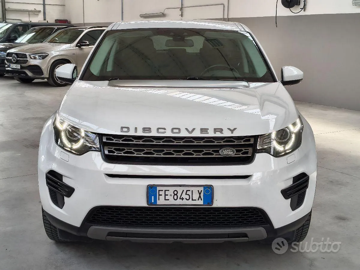Land Rover Discovery Sport 2016 photo 2