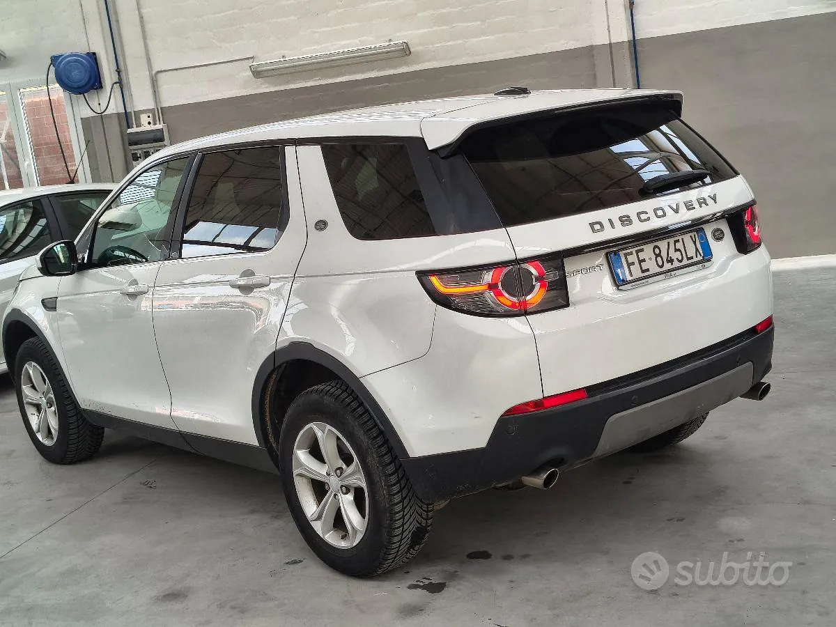 Land Rover Discovery Sport 2016 photo 5