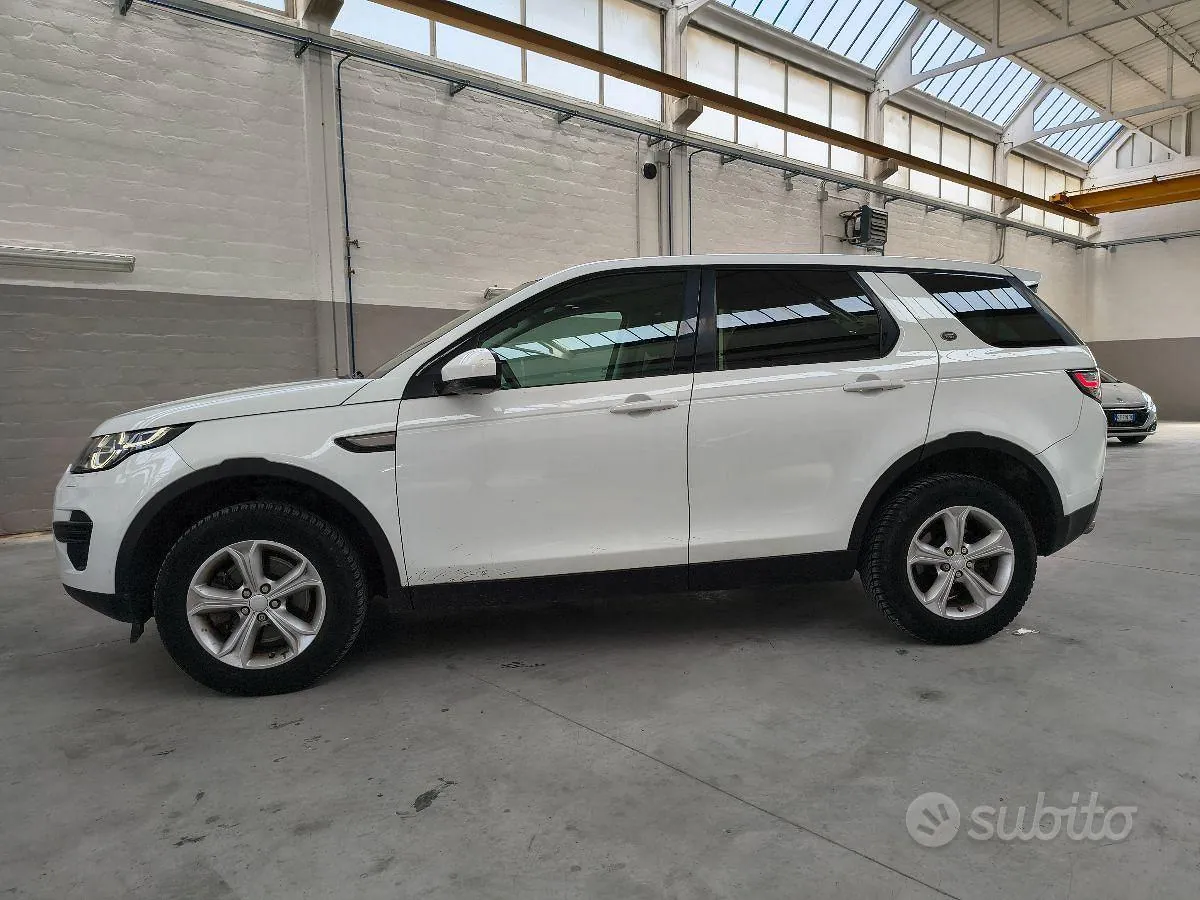 Land Rover Discovery Sport 2016 photo 3