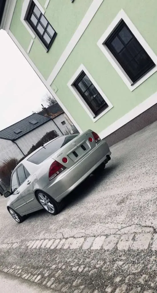 Lexus Is 300 2002 photo 2