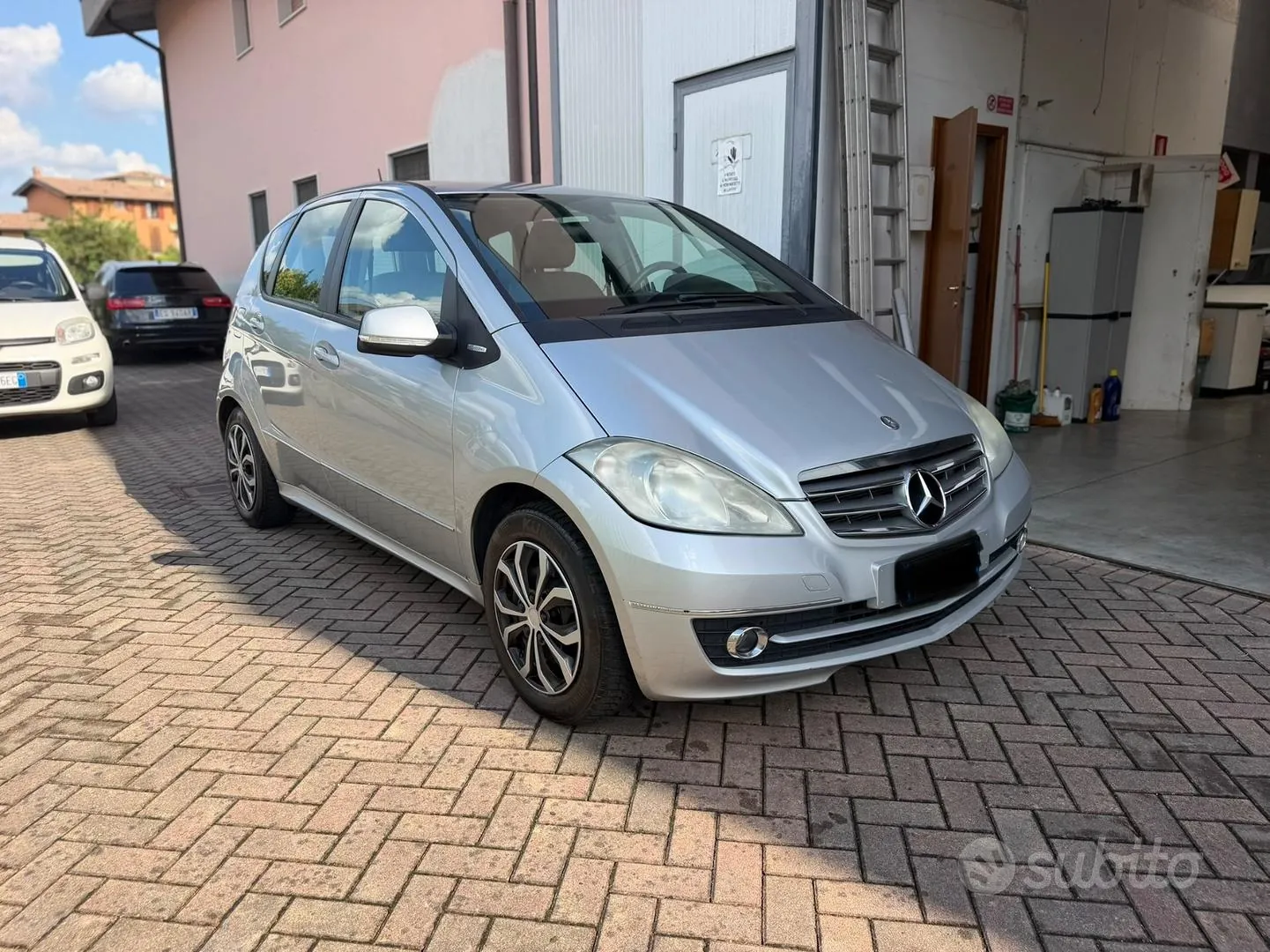 Mercedes-Benz A 160 Elegance 2010 photo 2