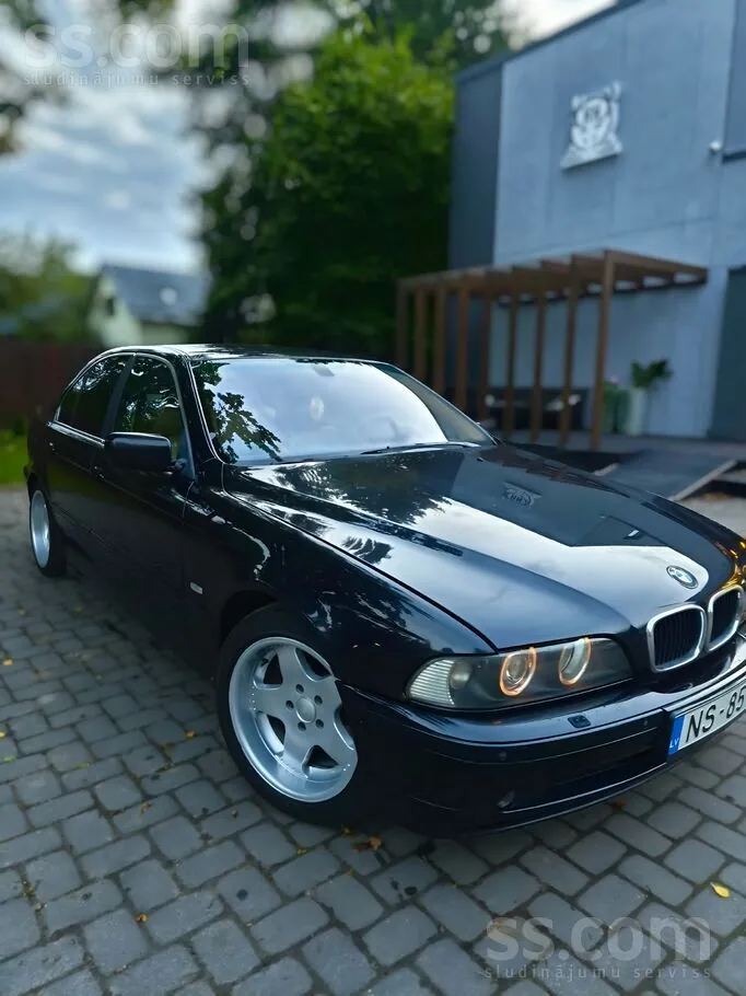 BMW 530
