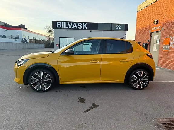 Peugeot 208 2022 photo 3