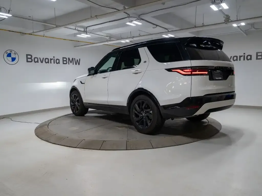 Land Rover Discovery 2024 photo 3