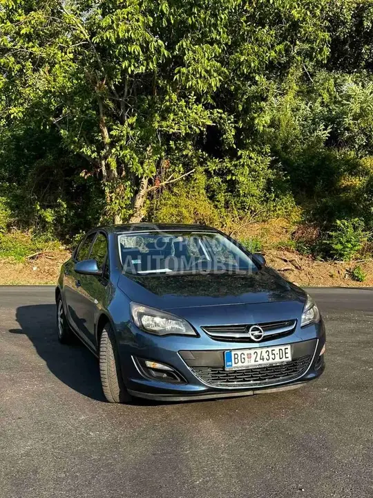 Opel Astra J
