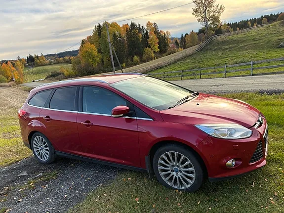 Ford Focus 2012 photo 2