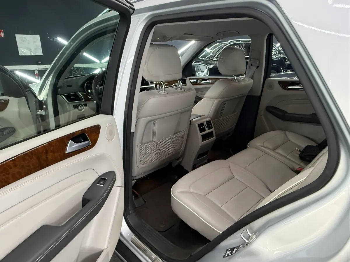 Mercedes-Benz M-Class 2012 photo 3