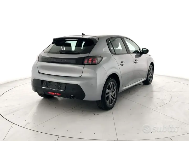 Peugeot 208 2022 photo 3