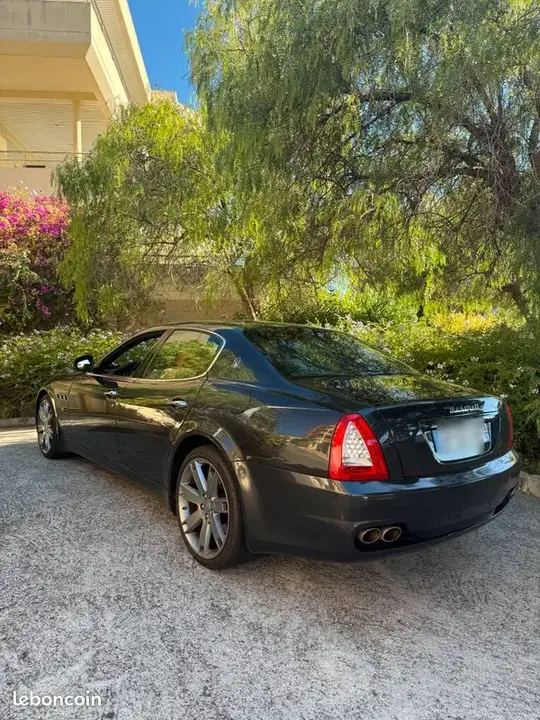 Maserati Quattroporte 2010 photo 2