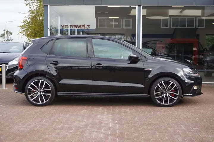 Volkswagen Polo 2015 photo 3