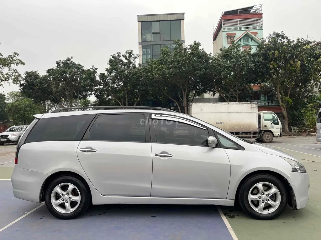 Mitsubishi Grandis 2005 photo 3