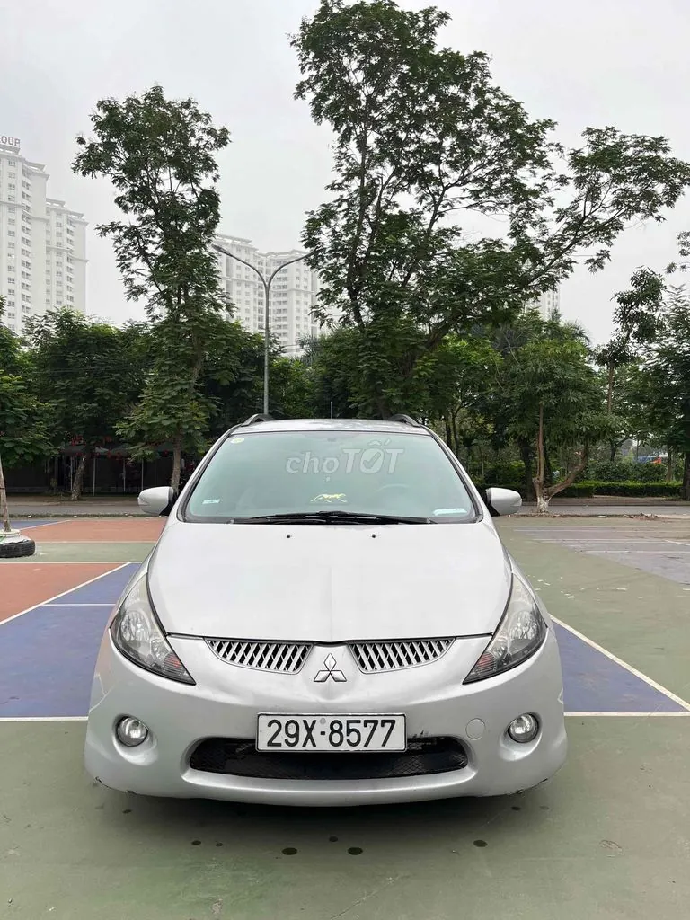 Mitsubishi Grandis 2005 photo 5