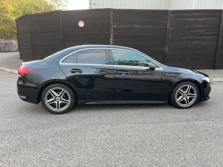 Mercedes-Benz A-Class 2019 photo 2