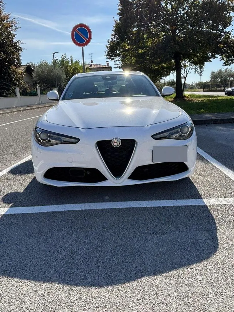 Alfa Romeo Giulia 2017 photo 3